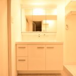 ファミール江波公園ツインズ弐番館　洗面室もリフォームで綺麗に仕上がっています♪