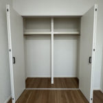 洋室5.8帖クローゼット(寝室)