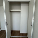 洋室5.9帖クローゼット(寝室)