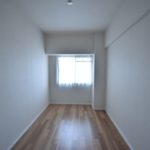 洋室6.4帖(寝室)