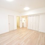 ファミール江波公園ツインズ弐番館　開放感たっぷりのLD11.9帖。(居間)