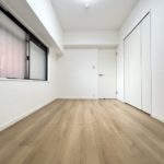 洋室5.9帖(寝室)