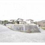 東区馬木3丁目土地　現地。角地につき採光・通風良好です。