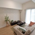 アーバンビュー渚ガーデンタワーヴィレッジ2番館　広々22帖超のLDKです。(居間)