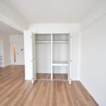 リビングに大型収納があります。(居間)