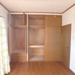 2階 洋室6.0帖物入れ