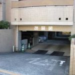 ペルル戸坂　駐車場入り口