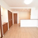 フローレンス海老山公園グランドアーク 14.4帖ＬＤＫ　(居間)